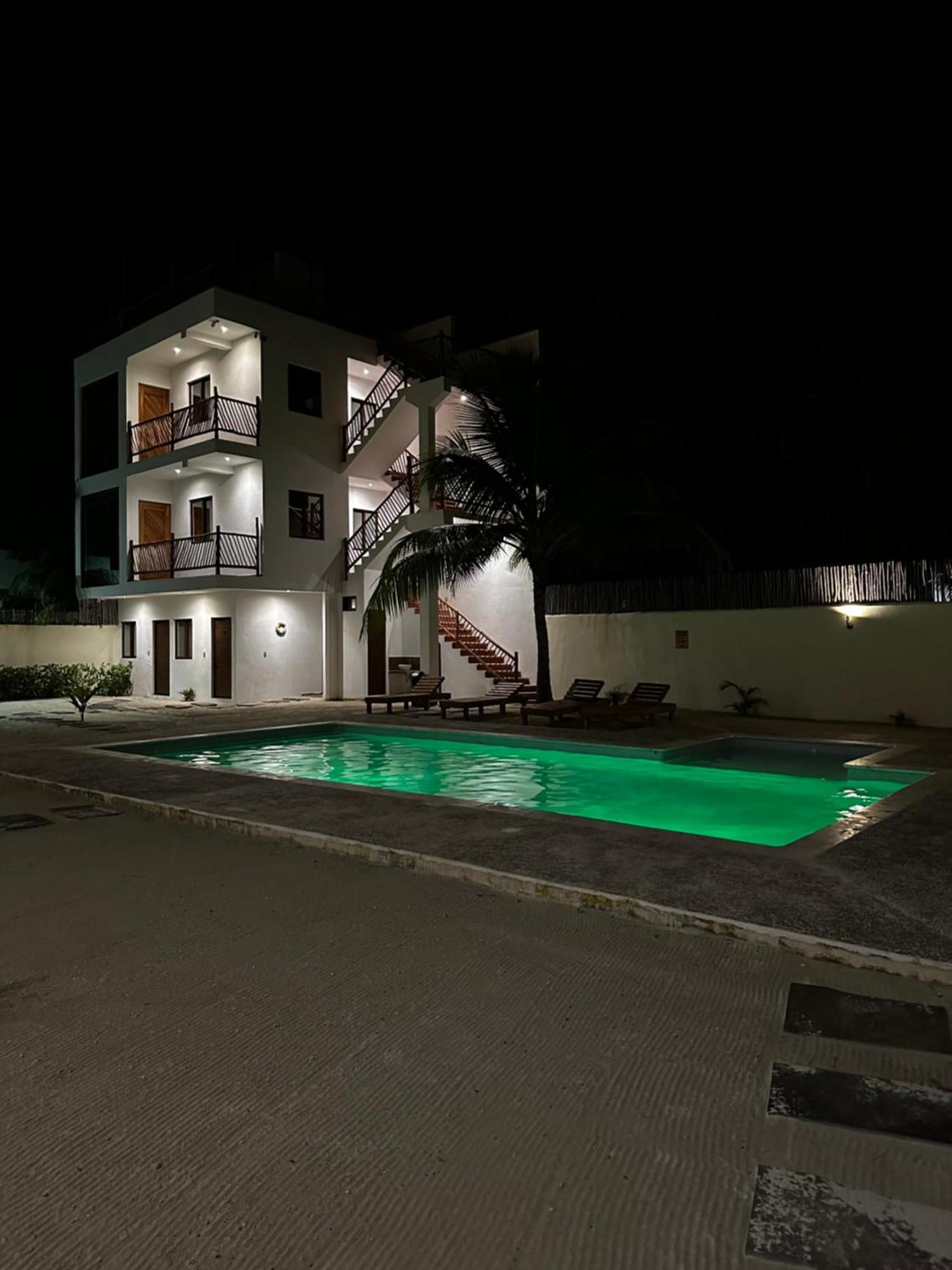 Mexhe Hotel إل كويو المظهر الخارجي الصورة