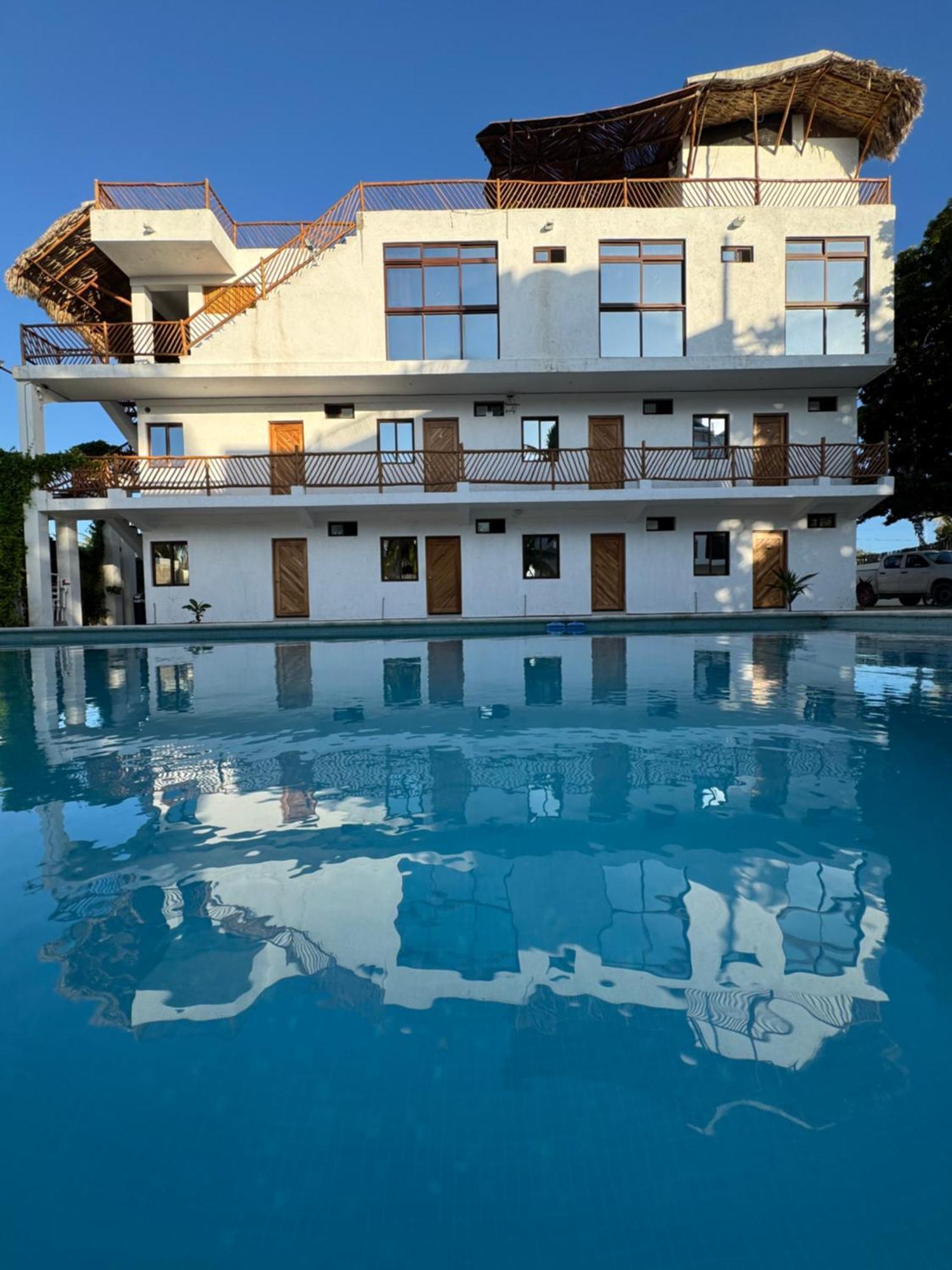 Mexhe Hotel إل كويو المظهر الخارجي الصورة