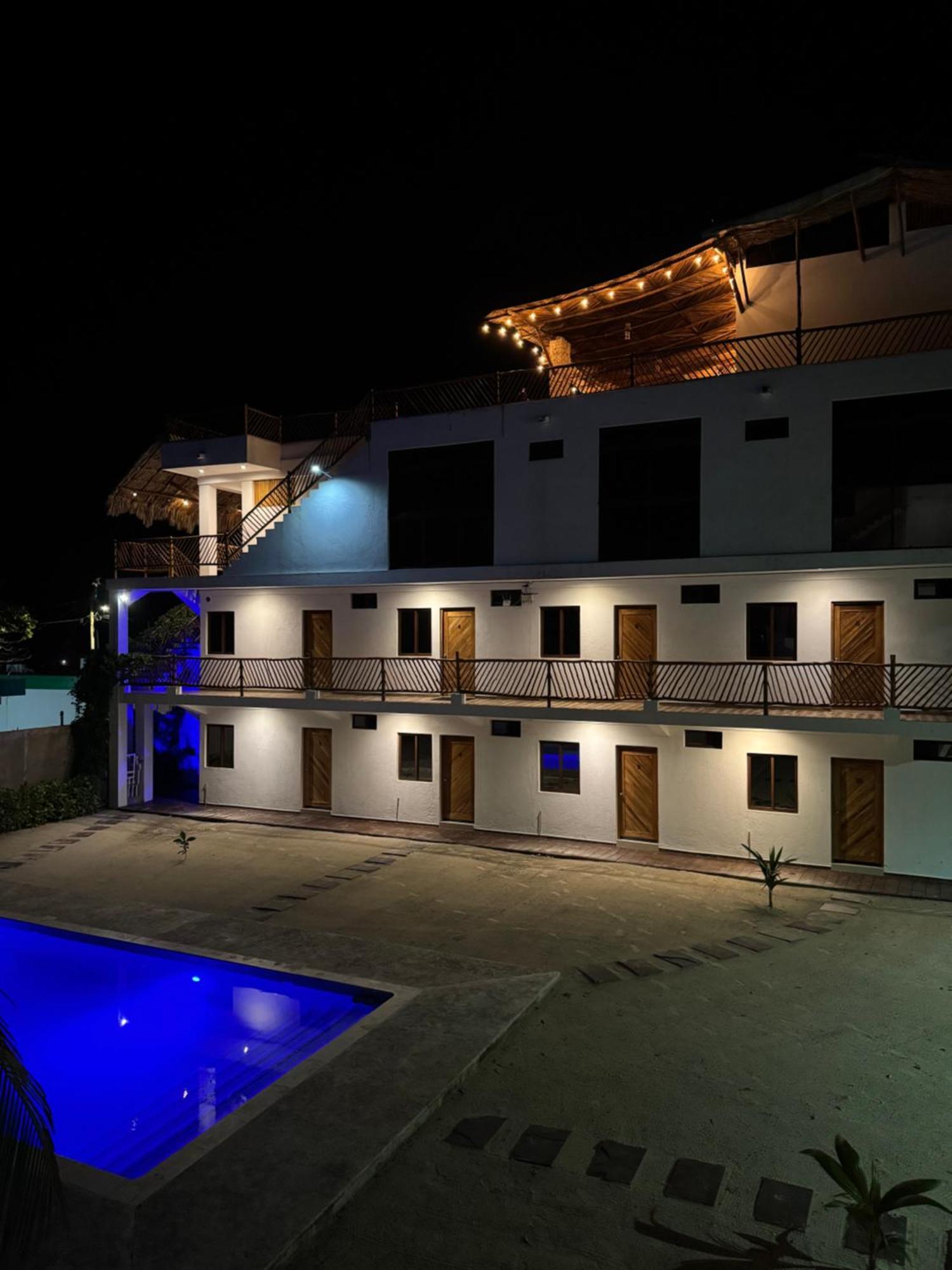 Mexhe Hotel إل كويو المظهر الخارجي الصورة