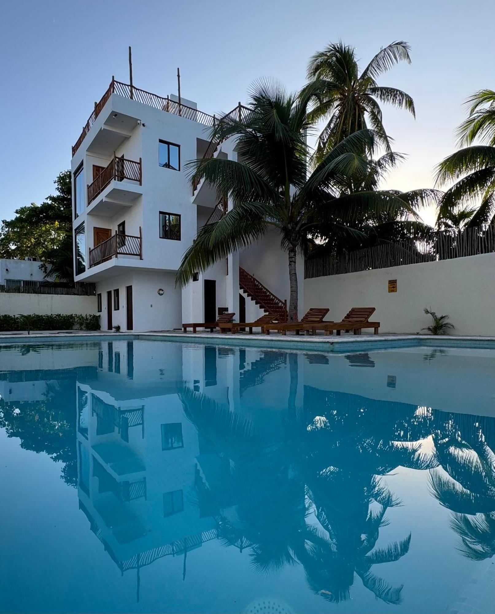 Mexhe Hotel إل كويو المظهر الخارجي الصورة