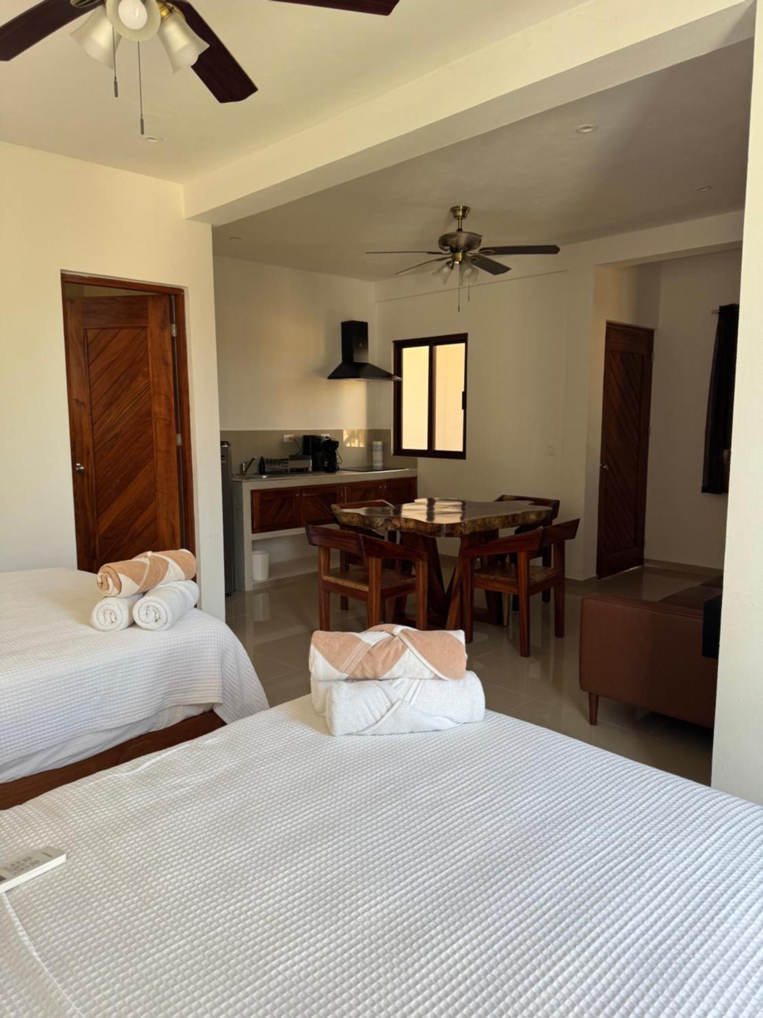 Mexhe Hotel إل كويو المظهر الخارجي الصورة