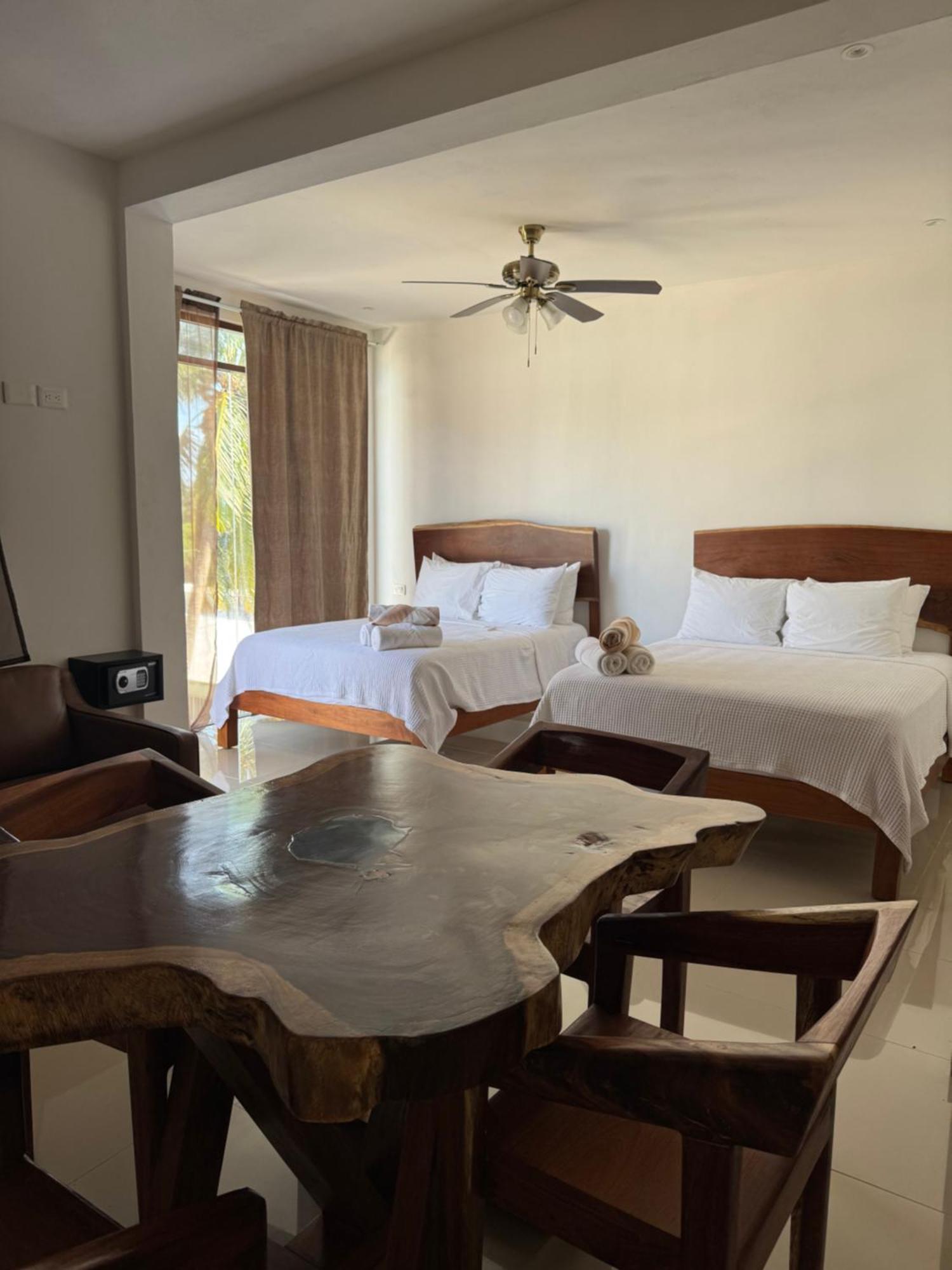 Mexhe Hotel إل كويو المظهر الخارجي الصورة
