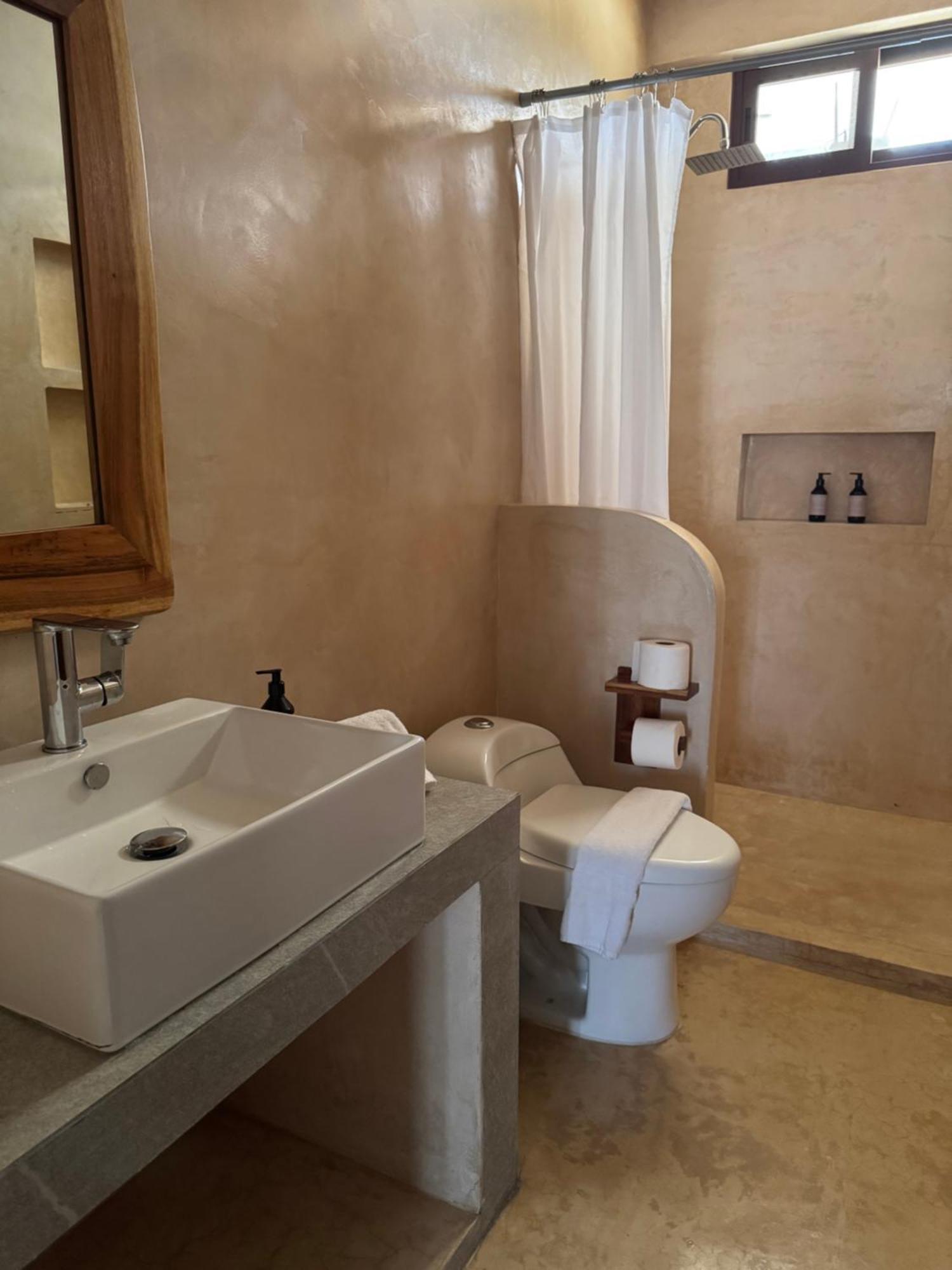 Mexhe Hotel إل كويو المظهر الخارجي الصورة