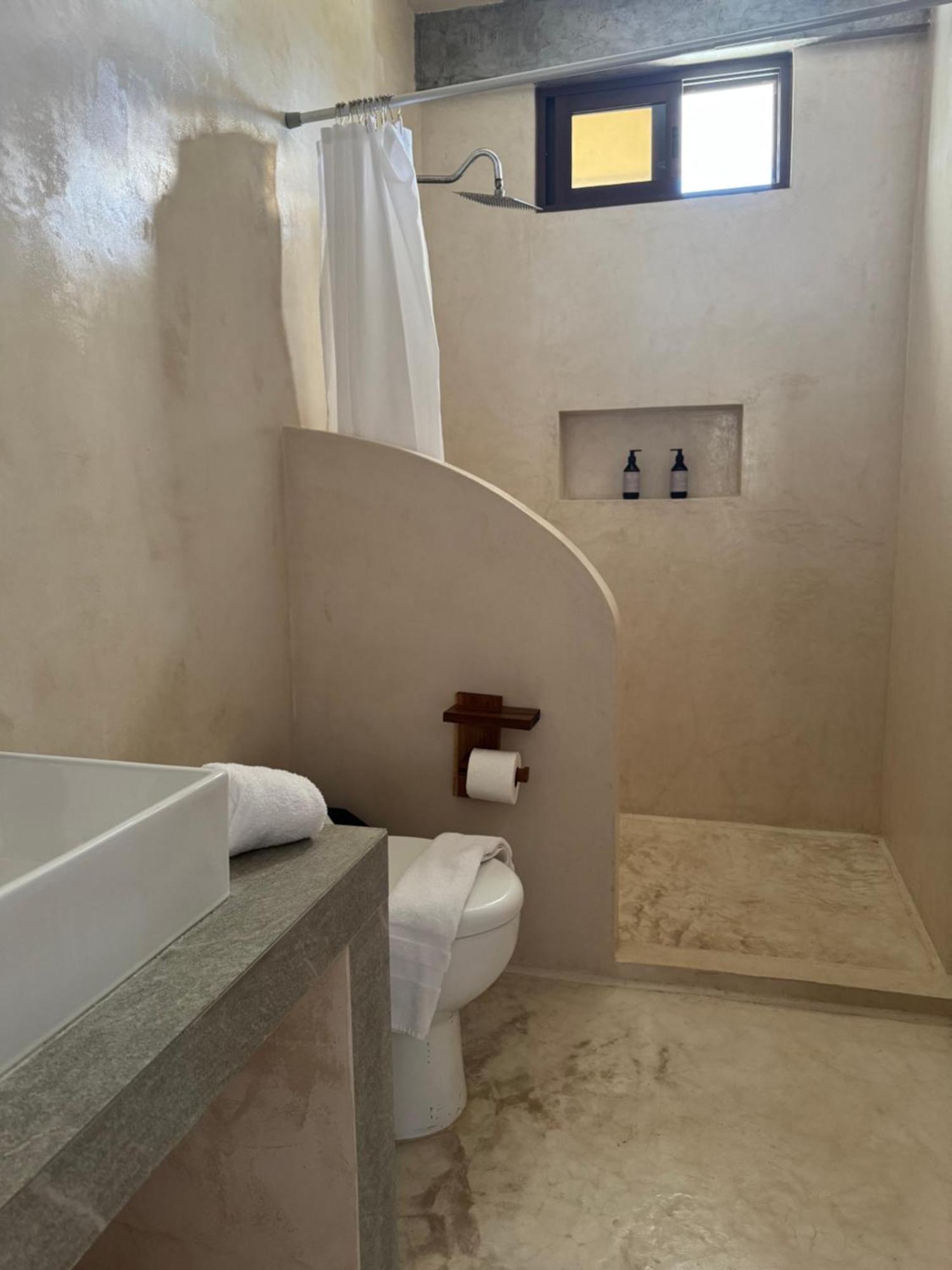 Mexhe Hotel إل كويو المظهر الخارجي الصورة