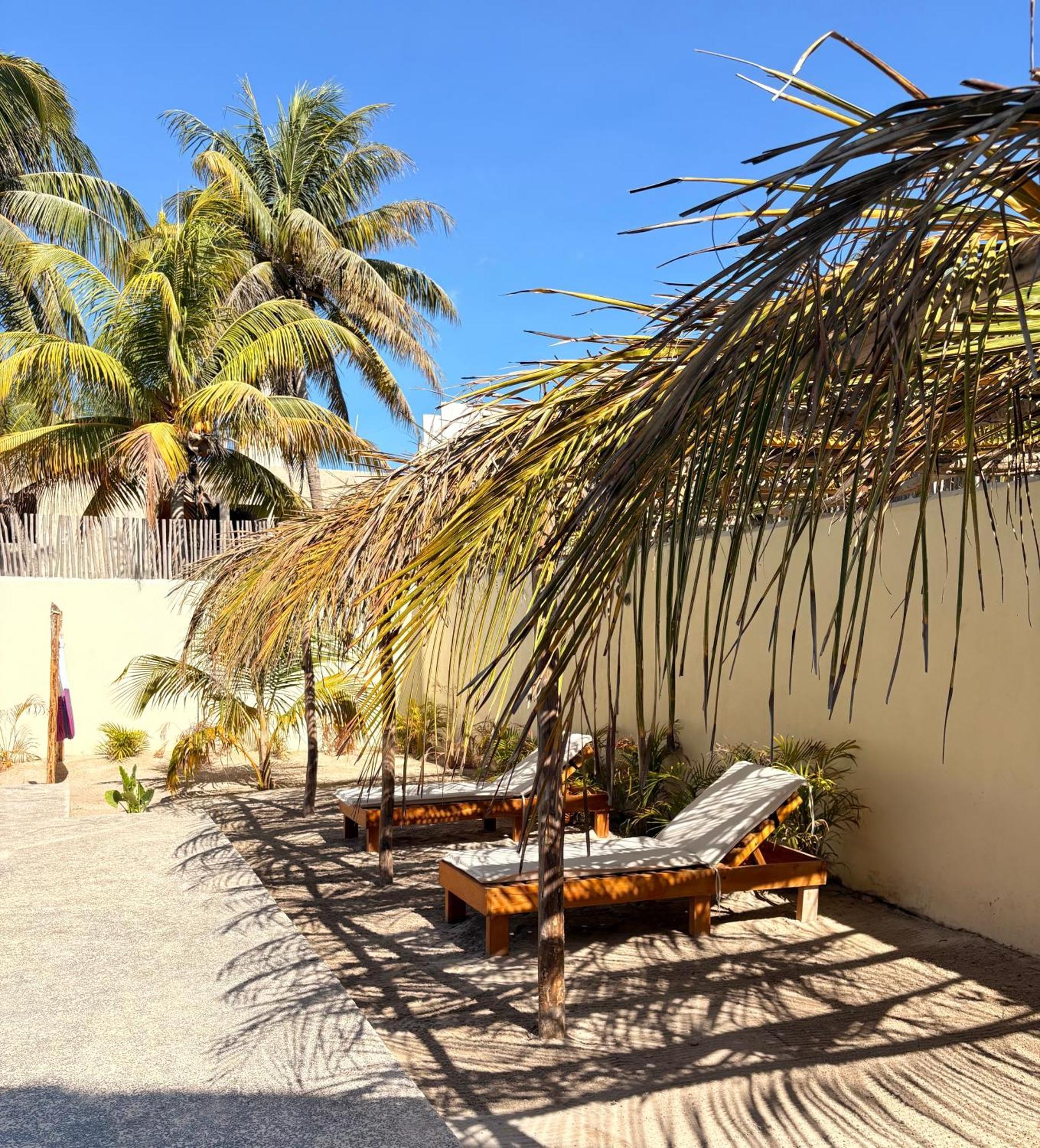 Mexhe Hotel إل كويو المظهر الخارجي الصورة