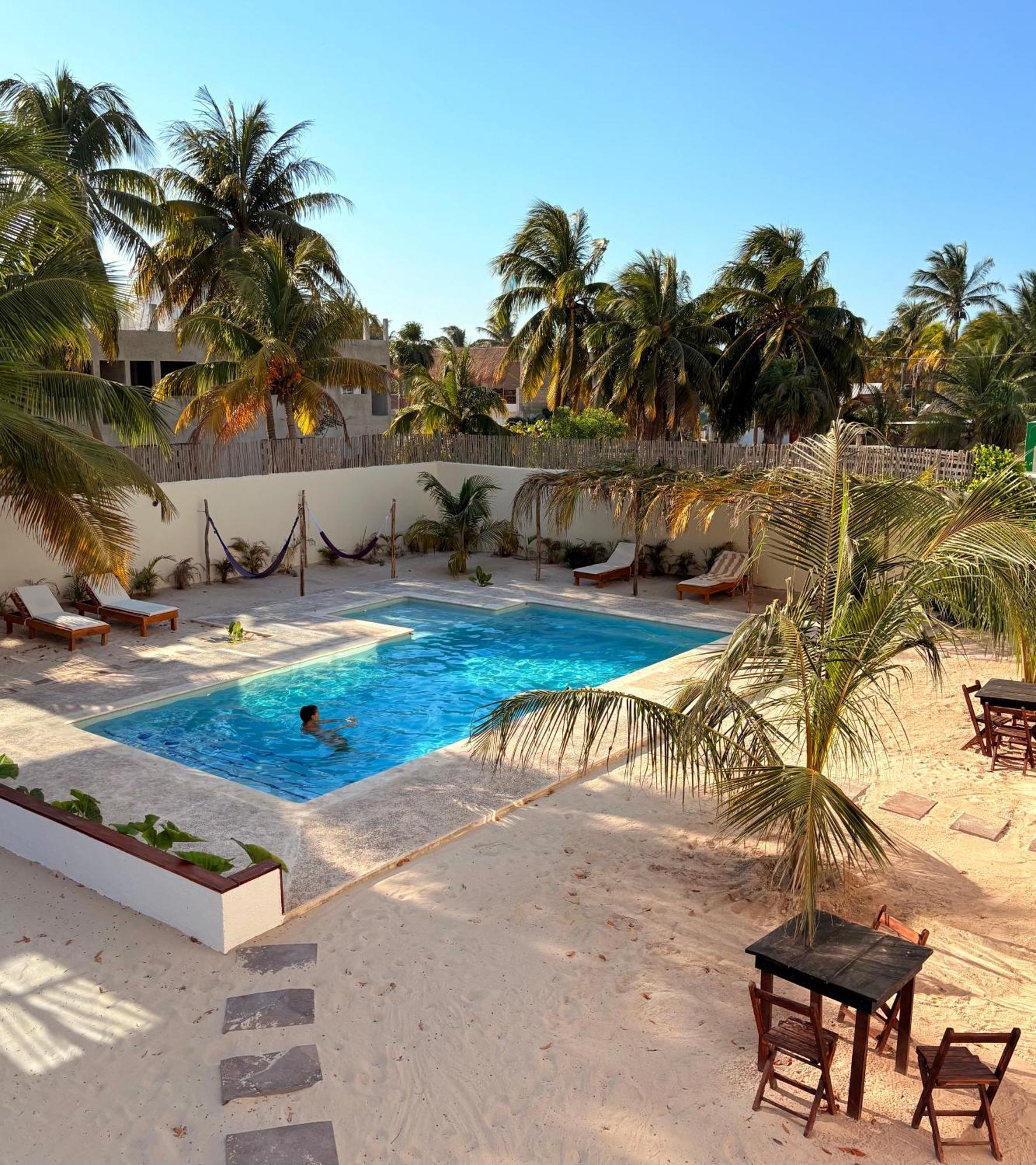 Mexhe Hotel إل كويو المظهر الخارجي الصورة